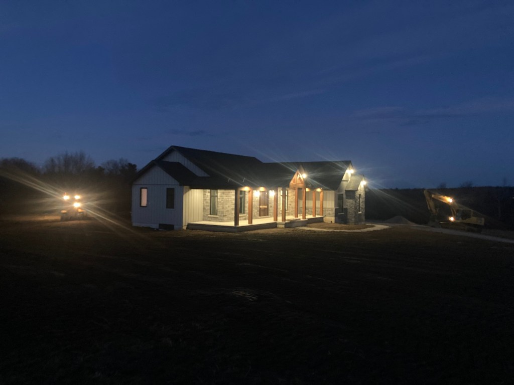 Warkworth
Groundforce Contracting 
Laneway, basement, septic, servicing, final grade 